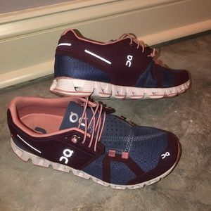 On Running Women’s Cloudswift shoes